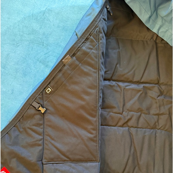 686 Waterproof/Windproof Hooded Blanket - Picture 3 of 8